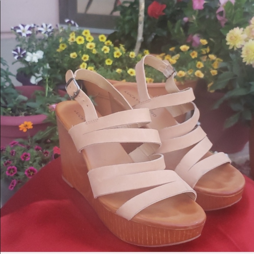 NWOT Lucky Brand Cork Wedge Strappy Tan Sandals